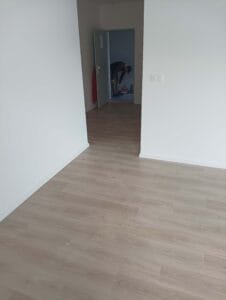 Drevo, laminat a parkety
